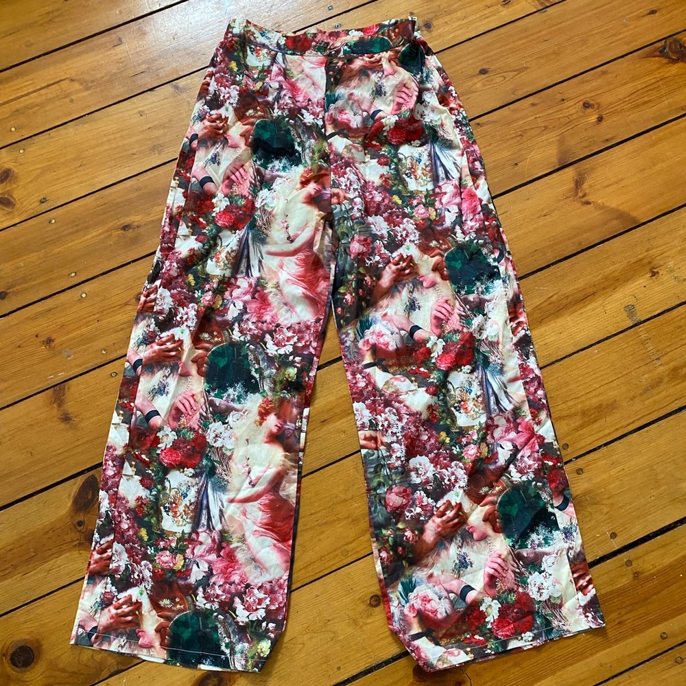 PrettyLittleThing Multicolor Floral wide leg  Trousers high waisted size 8